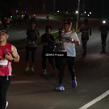 Runner Photo 7648931