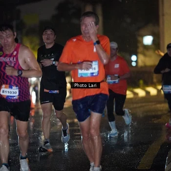 Runner Photo 7648943