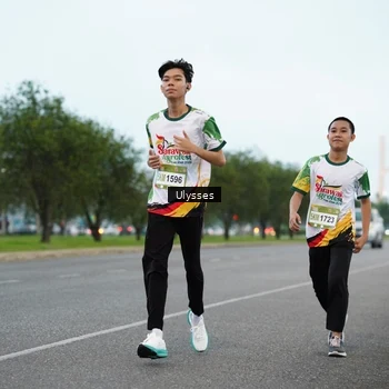 Runner Photo 7648958