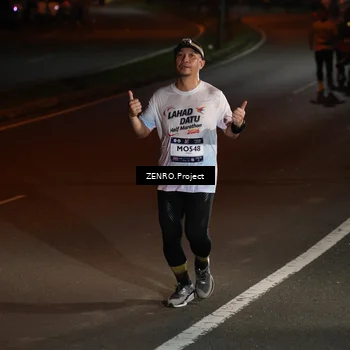 Runner Photo 7648973
