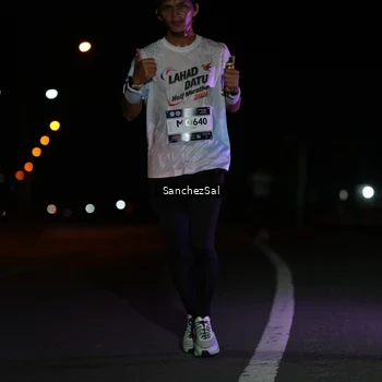 Runner Photo 7648990