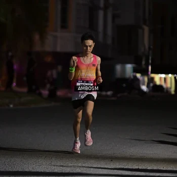 Runner Photo 7649010