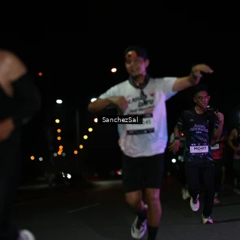 Runner Photo 7649030