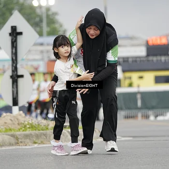 Runner Photo 7649046