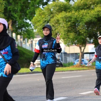 Runner Photo 7649049