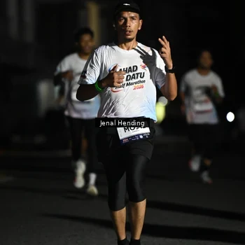 Runner Photo 7649058
