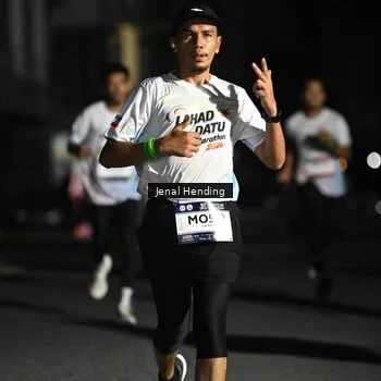 Runner Photo 7649078