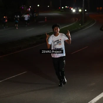 Runner Photo 7649085