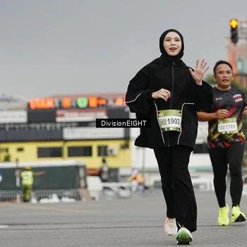 Runner Photo 7649090