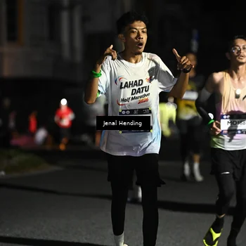 Runner Photo 7649094