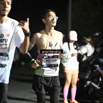 Runner Photo 7649104