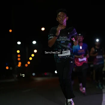 Runner Photo 7649108
