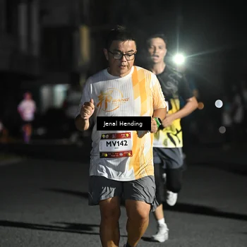 Runner Photo 7649115