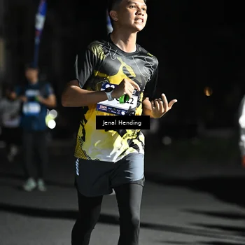 Runner Photo 7649132