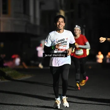 Runner Photo 7649160