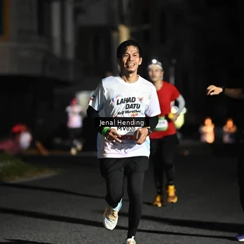 Runner Photo 7649162