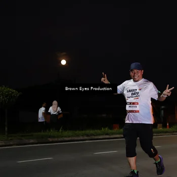 Runner Photo 7649188