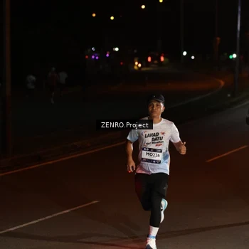Runner Photo 7649214