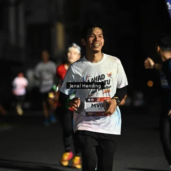 Runner Photo 7649216