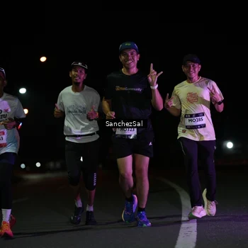 Runner Photo 7649249
