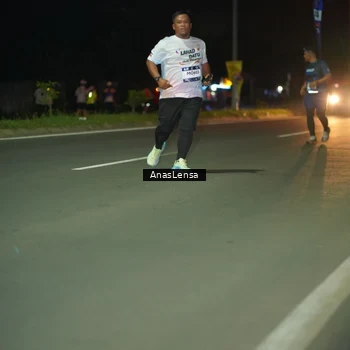 Runner Photo 7649290