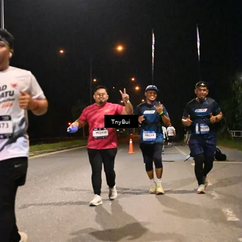 Runner Photo 7649331