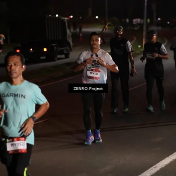 Runner Photo 7649350
