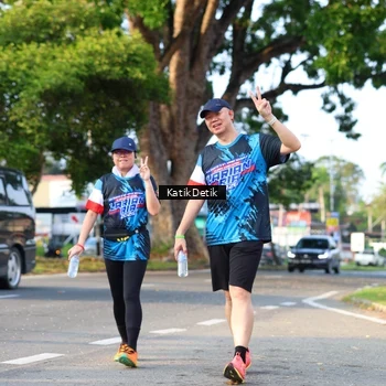 Runner Photo 7649359