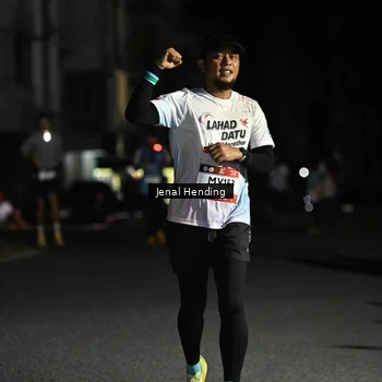 Runner Photo 7649372