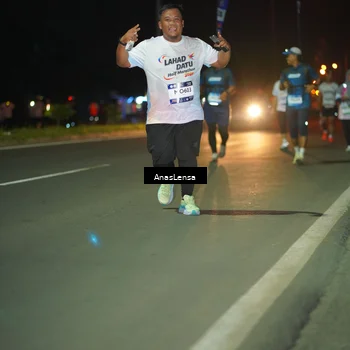 Runner Photo 7649402