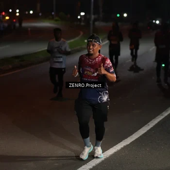 Runner Photo 7649415