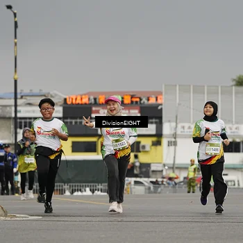 Runner Photo 7649425