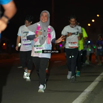 Runner Photo 7649483