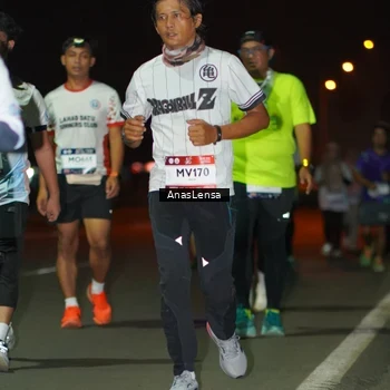 Runner Photo 7649509