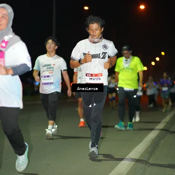 Runner Photo 7649515