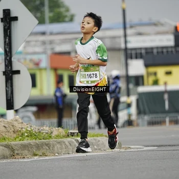 Runner Photo 7649559