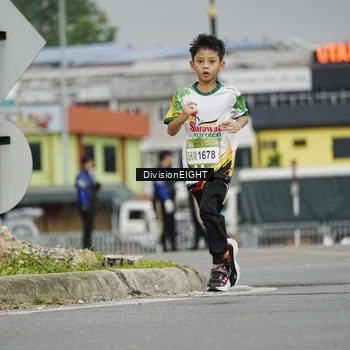 Runner Photo 7649578