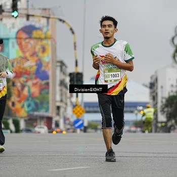 Runner Photo 7649597
