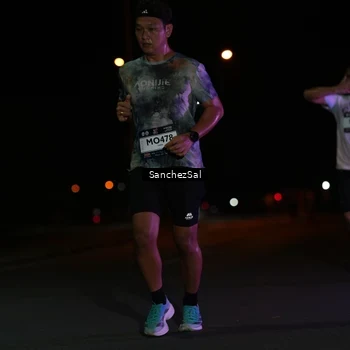 Runner Photo 7649609