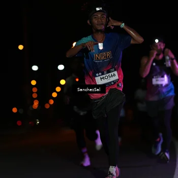 Runner Photo 7649641