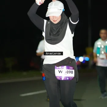 Runner Photo 7649666