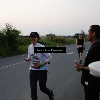 Runner Photo 7649673
