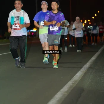 Runner Photo 7649693