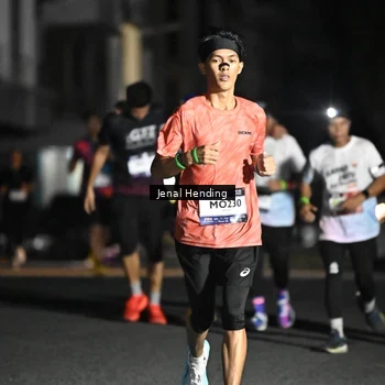 Runner Photo 7649708
