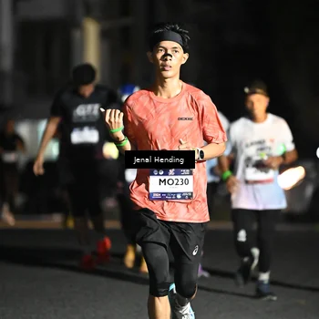 Runner Photo 7649724