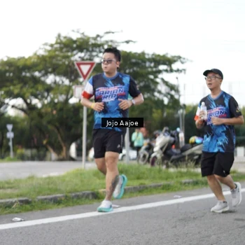 Runner Photo 7649736