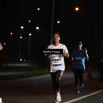Runner Photo 7649751