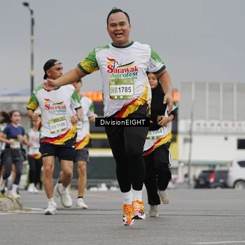Runner Photo 7649757