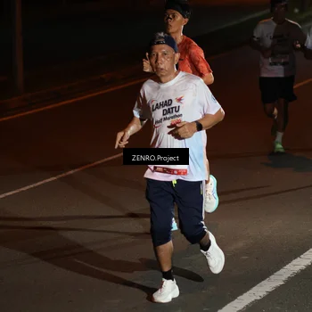Runner Photo 7649834