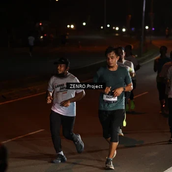 Runner Photo 7649863
